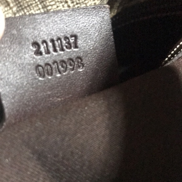 GG Supreme Monogram Gucci Zippered Shopping Tote - Picture 4 of 15
